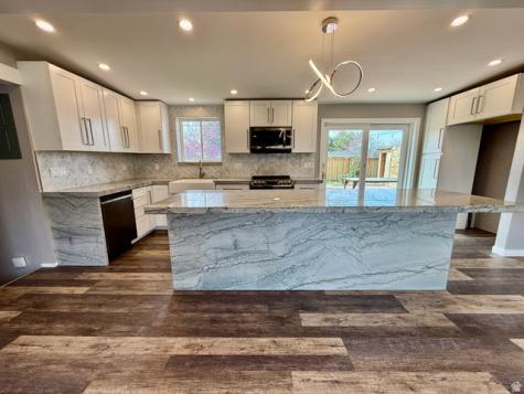 6784 S 1530 E Cottonwood Heights UT 84121