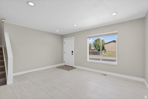 263 W 1675 N Layton UT 84041
