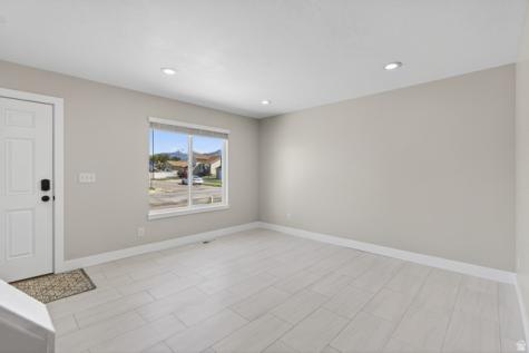 263 W 1675 N Layton UT 84041