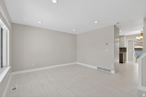 263 W 1675 N Layton UT 84041