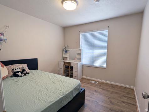 98 W Settlement Circle Midvale UT 84047