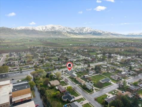 781 N 300 E Tremonton UT 84337