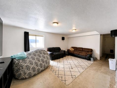 1095 N 2925 W Layton UT 84041