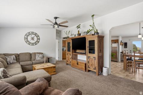 1637 E Midvalley Road Enoch UT 84721
