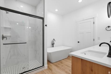 120 N 900 E Hyde Park UT 84318