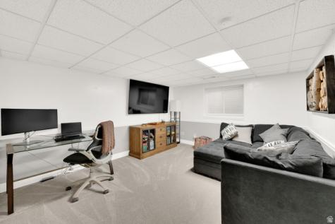 2098 E 10140 S Sandy UT 84092