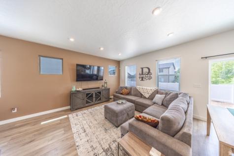 1117 S 1275 W Clearfield UT 84015
