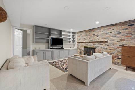 2931 E Robidoux Road S Sandy UT 84093