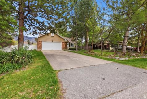 160 N 100 E Hyde Park UT 84318