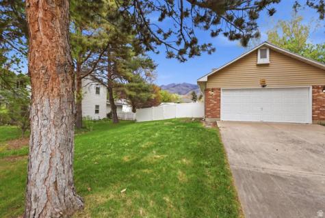 160 N 100 E Hyde Park UT 84318