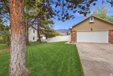 160 N 100 E Hyde Park UT 84318