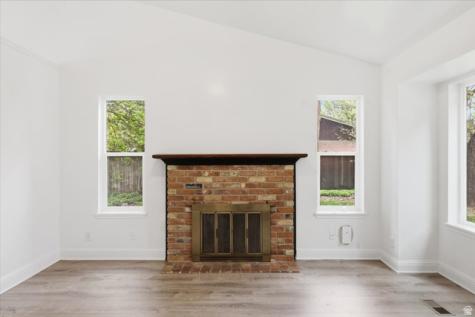 160 N 100 E Hyde Park UT 84318