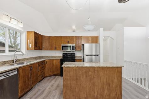 160 N 100 E Hyde Park UT 84318