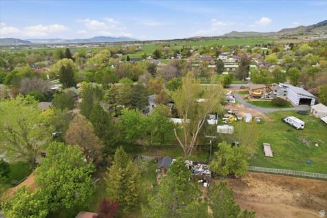 160 N 100 E Hyde Park UT 84318