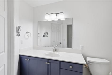 160 N 100 E Hyde Park UT 84318
