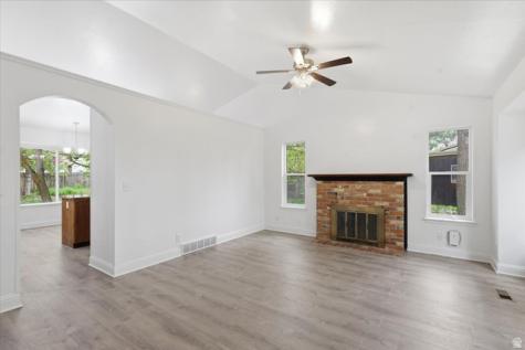 160 N 100 E Hyde Park UT 84318