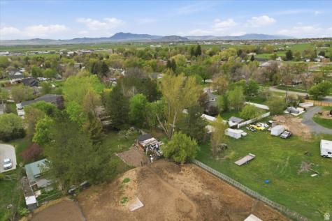 160 N 100 E Hyde Park UT 84318