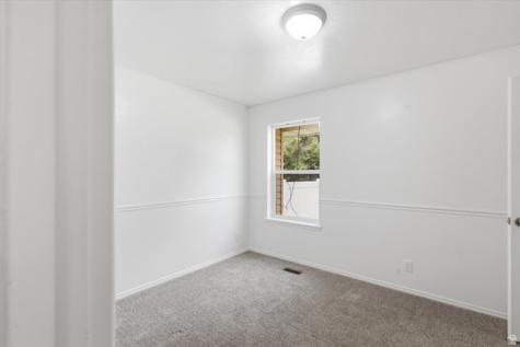 160 N 100 E Hyde Park UT 84318