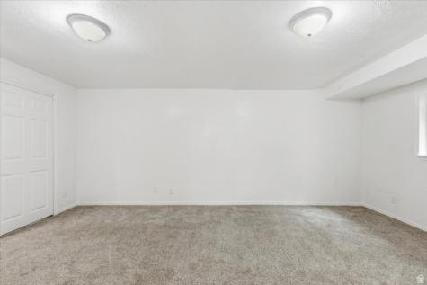160 N 100 E Hyde Park UT 84318