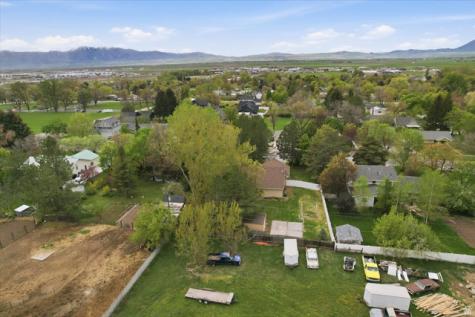 160 N 100 E Hyde Park UT 84318