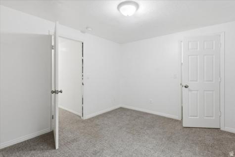 160 N 100 E Hyde Park UT 84318