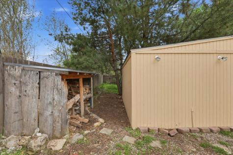 160 N 100 E Hyde Park UT 84318