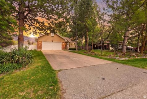 160 N 100 E Hyde Park UT 84318