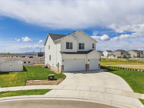1208 E Coachline Way N Eagle Mountain UT 84005