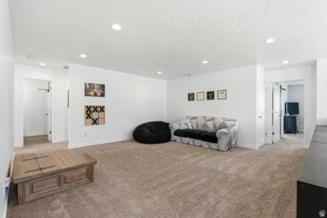 1208 E Coachline Way N Eagle Mountain UT 84005