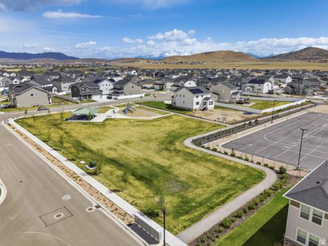 1208 E Coachline Way N Eagle Mountain UT 84005