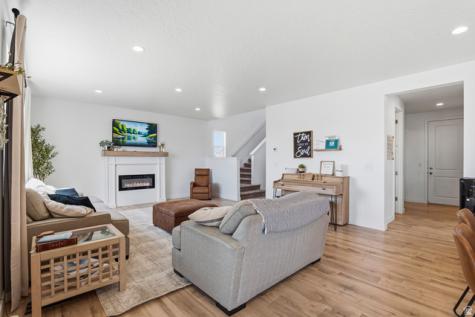 1208 E Coachline Way N Eagle Mountain UT 84005