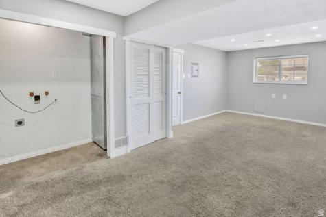 5467 S 4125 W Roy UT 84067