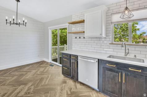 5467 S 4125 W Roy UT 84067