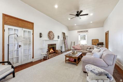 16 S 200 E Centerville UT 84014