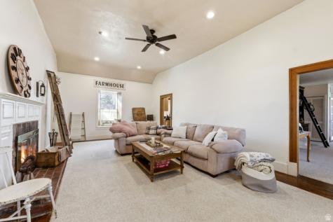 16 S 200 E Centerville UT 84014