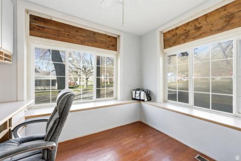 16 S 200 E Centerville UT 84014