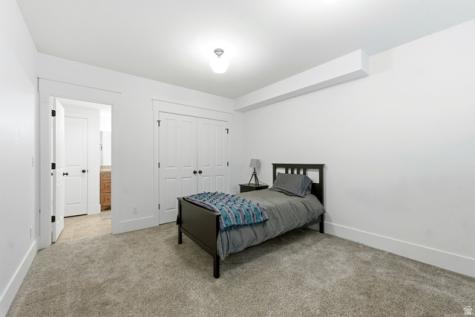 16 S 200 E Centerville UT 84014