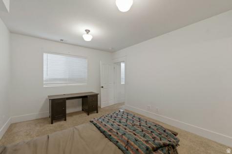 16 S 200 E Centerville UT 84014
