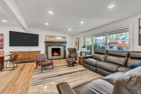 1697 E Bunkerhill Road E Holladay UT 84117