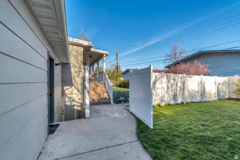 1697 E Bunkerhill Road E Holladay UT 84117