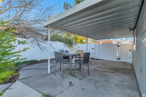 1697 E Bunkerhill Road E Holladay UT 84117