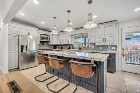 1697 E Bunkerhill Road E Holladay UT 84117