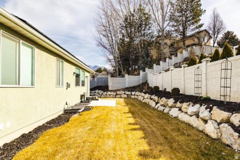 594 E Spruce Glen Road Murray UT 84107