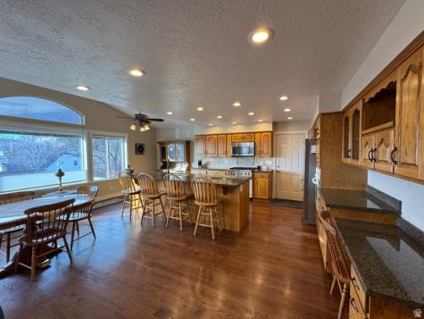 1959 N 150 E Centerville UT 84014