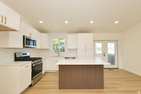 807 E Dusty Rock Circle Sandy UT 84094