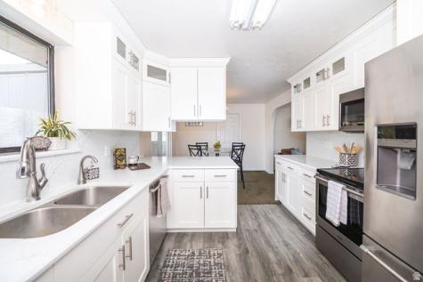 11 E Bonneville Drive Bountiful UT 84010