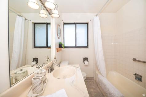 11 E Bonneville Drive Bountiful UT 84010