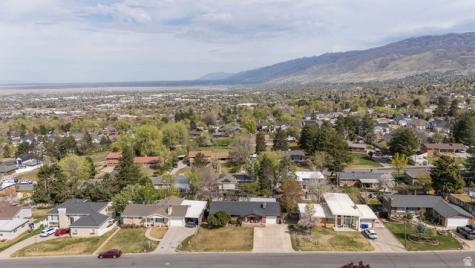 11 E Bonneville Drive Bountiful UT 84010