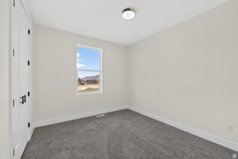 594 E Skyline Tooele UT 84074