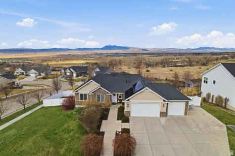 555 N 750 E Hyde Park UT 84318